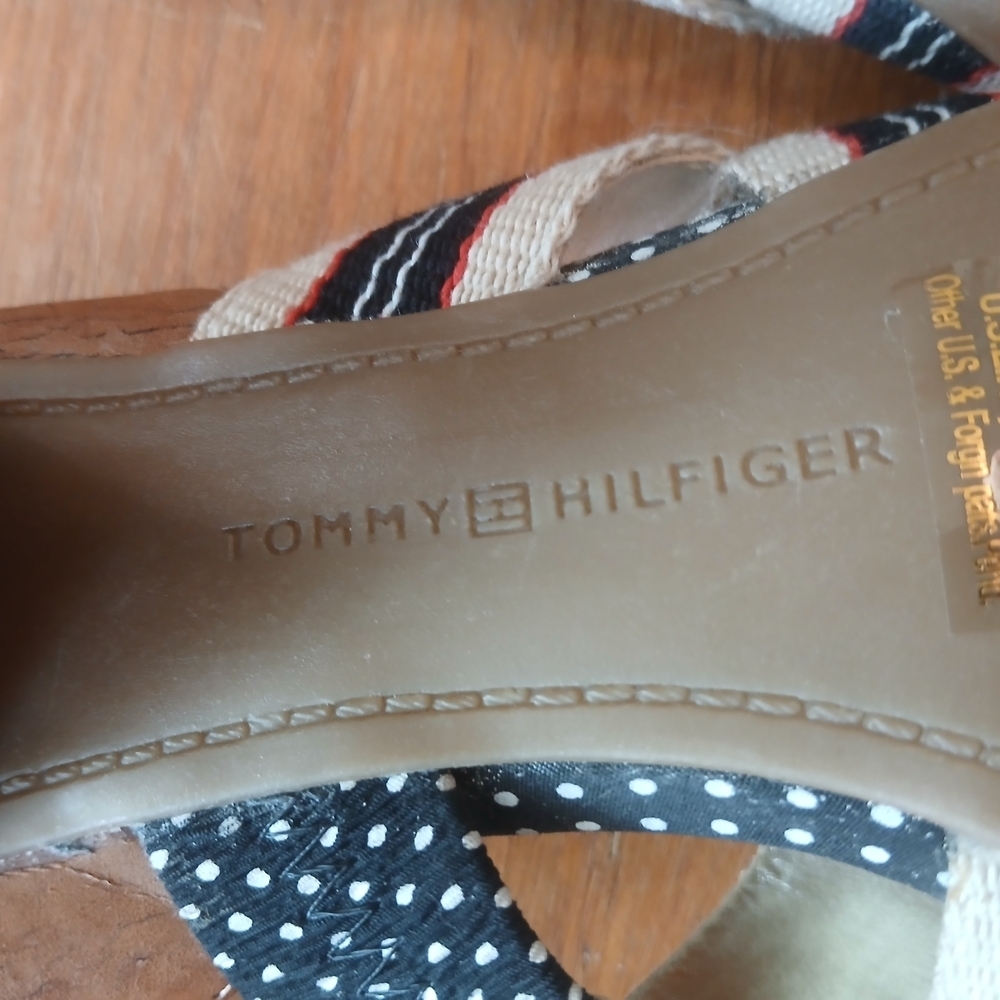 Tommy Hilfiger Navy/Red Ankle Strap Sandals. Four Inch Heel.  Size 8. - Picture 4 of 6